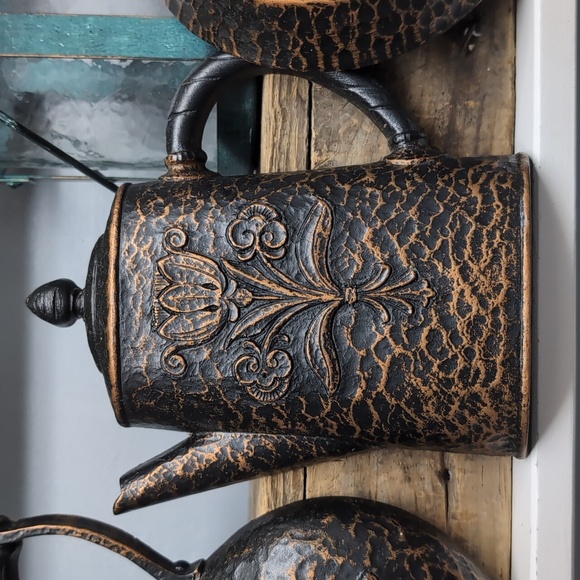 Vintage Mid Century Modern Homco Black and Gold Wall Decor Set Of 3 - Picture 3 of 6